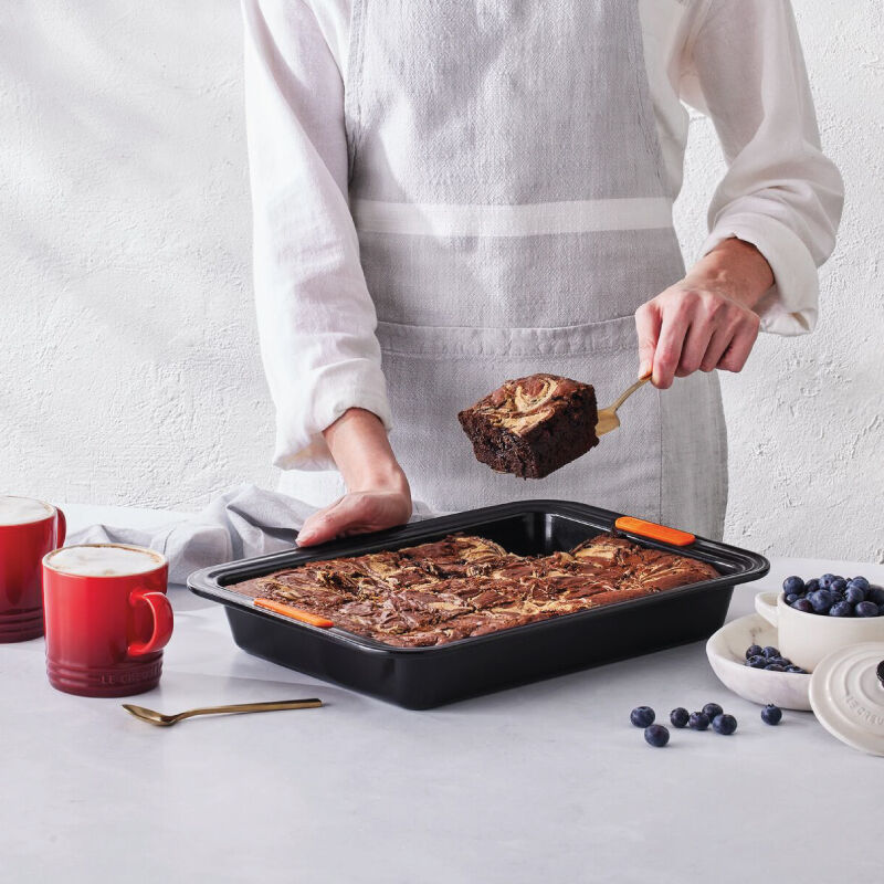 Non-stick Metal Bakeware Rectangular Cake Pan - Image 9